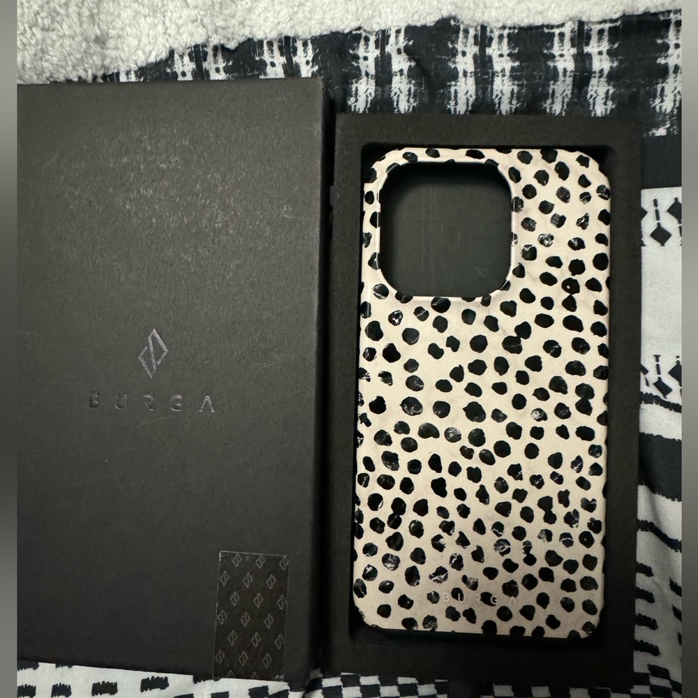 iPhone 12 Pro Max Burga spotted case